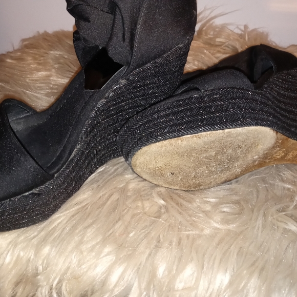 Donald J. Pliner Sandals - Picture 2 of 4